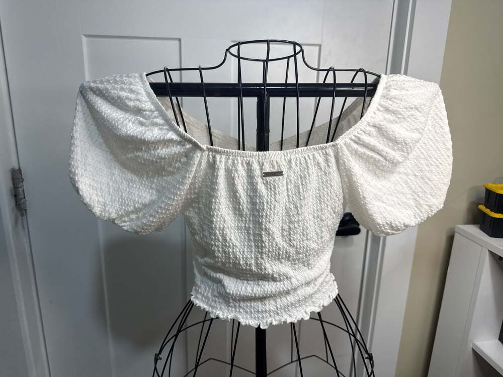 Billabong White Textured Puff Sleeve Ruched Crop Top Size Small - Picture 7 of 7